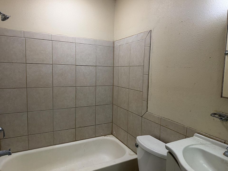 2nd image of 4232 Edwards Rd #2
