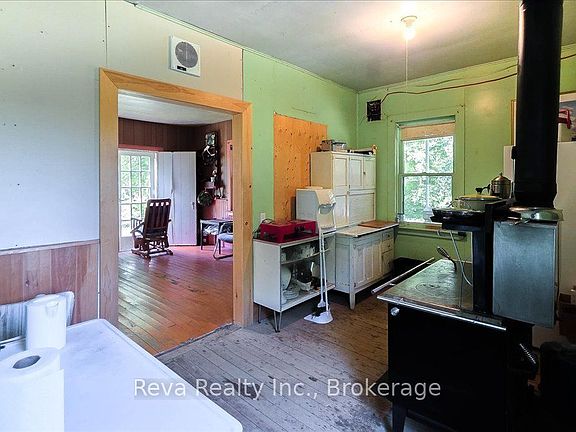 4th image of 3332 Matawatchan Rd