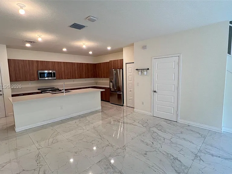 4738 NW 83rd Path #4738 — Photo 3