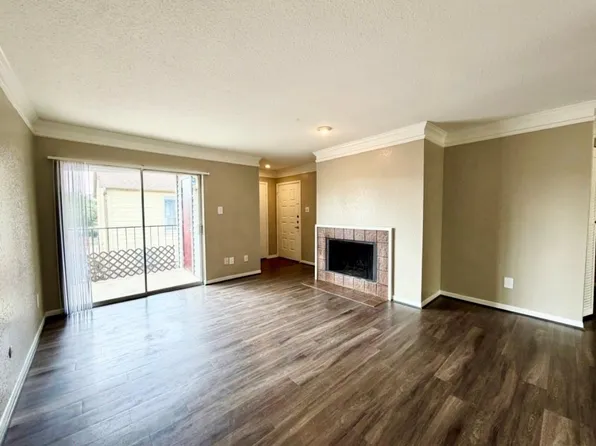 9350 Country Creek Dr, Houston, TX