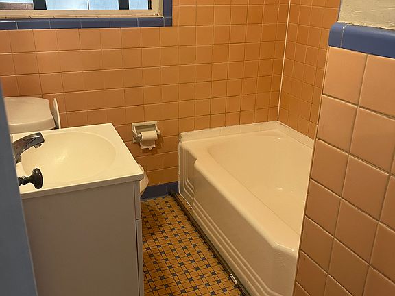 5th image of 517 8th St S