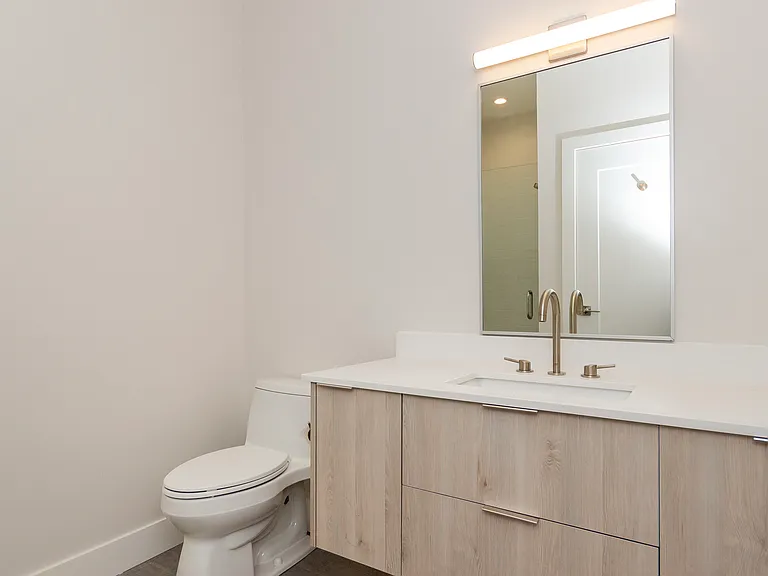 662 N Sangamon St #202 — Photo 8