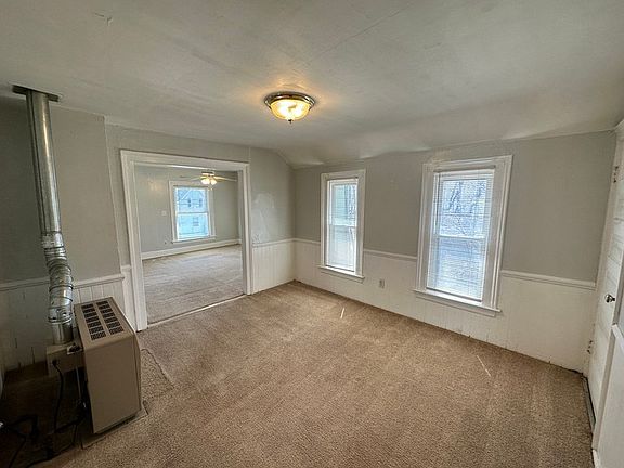 3rd image of 857 Lafayette Ave NE Unit 2