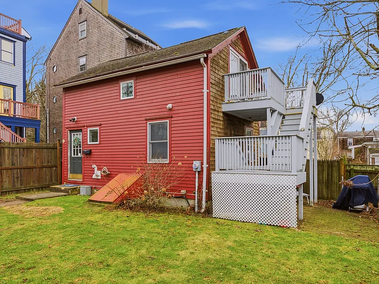 9 Bacheller St — Photo 23