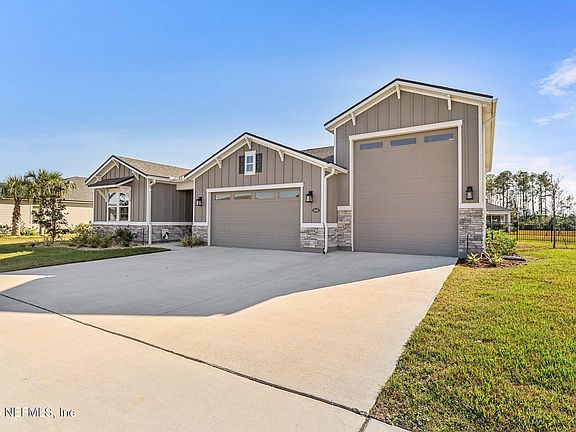 2nd image of 85463 APPLE CANYON Court