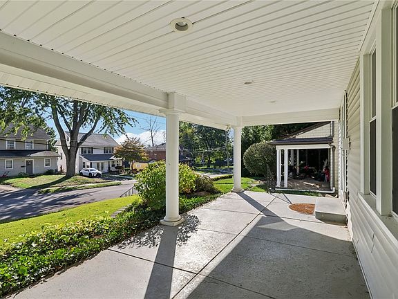 4th image of 313 Norwood Ave