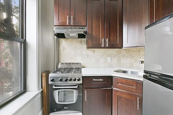 Rented by Compass | media 37