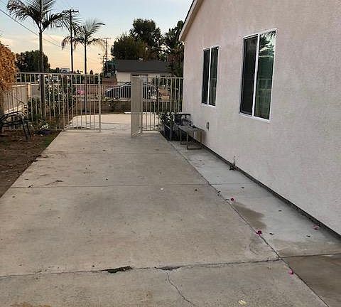 2nd image of 2501 Strawberry Ln #B