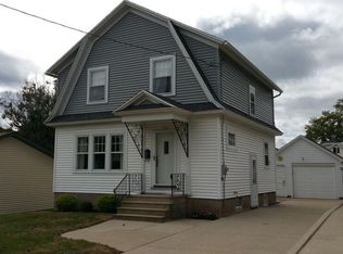 1624 S 12th St, Manitowoc, WI 54220