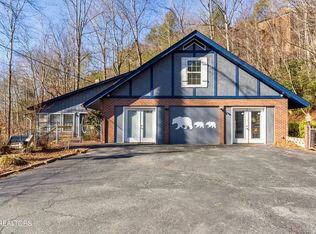 751 Ridge Rd, Gatlinburg, TN 37738