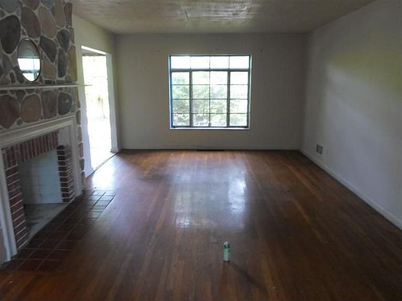 5th image of 1482 Vernon Dr