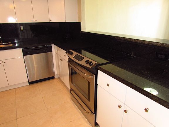 5th image of 7850 Byron Ave APT 302