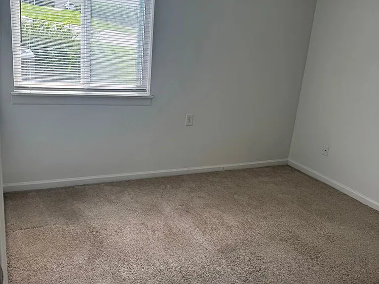 1700-1790 Liberty Ln — Photo 35