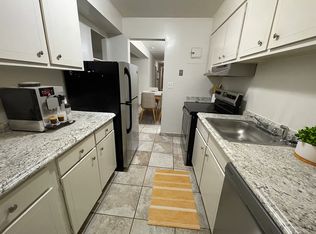 711 Farmington Ave #3B-1BA-1300SQFT, West Hartford, CT 06119