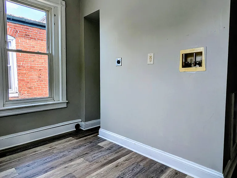 334 Oak St — Photo 9
