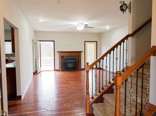 2714 W Stonehenge Ct, Peoria, IL 61615