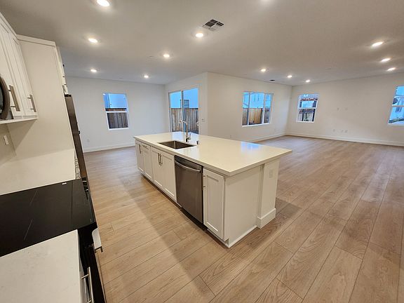 5th image of 54 W San Diego Dr