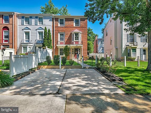 3rd image of 4316 Gramercy Cir