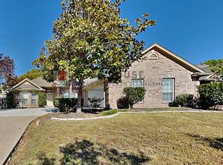 1927 Perry Dr, Mansfield, TX 76063