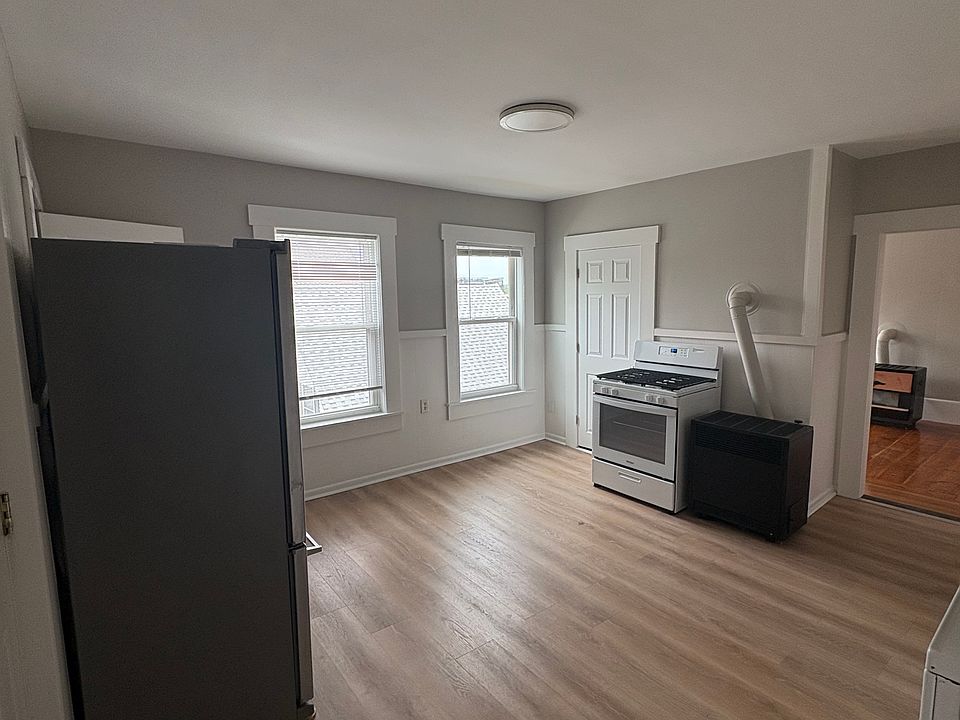 1st image of 244 Notre Dame Ave #3