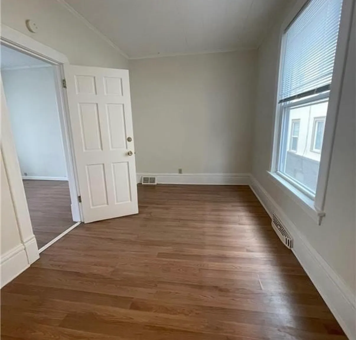 2 bed, 1300 sqft, $1,650 — Photo 4