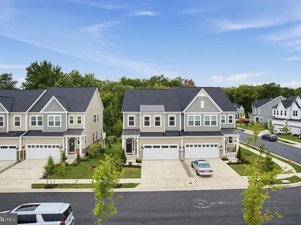 1910 Waters Landing Dr, Essex, MD 21221