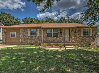 1029 N Douglas Ave E, Sand Springs, OK 74063