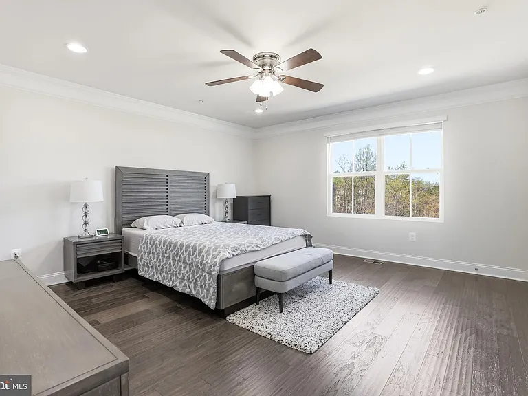 7140 Banbury Dr — Photo 17