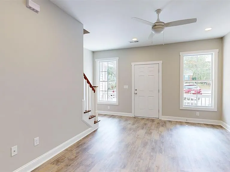 3921 Capers Ave — Photo 3
