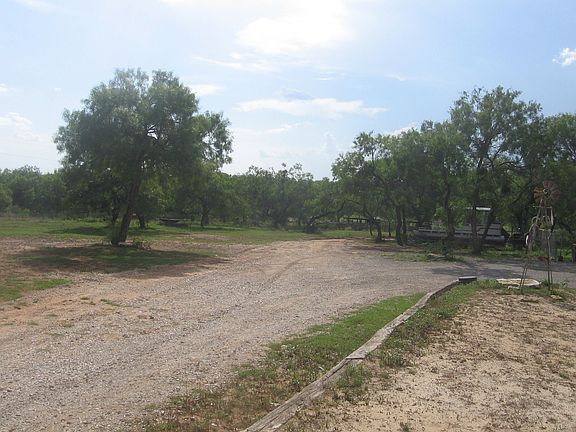 3rd image of 1062 County Road 122