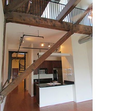 2nd image of 815 Porter St #U409