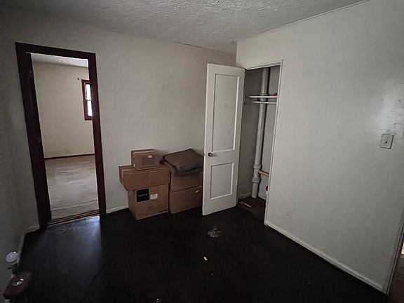 5th image of 4235 Rookwood Ave