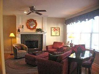 1st image of 746 Bonnie Brae Pl
