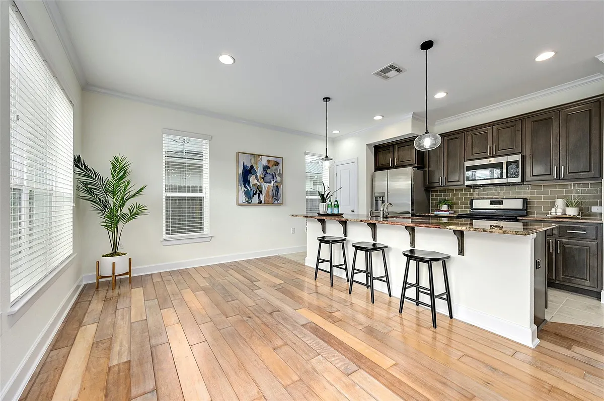 Building Photo - 4707 Rosedale Ave #B