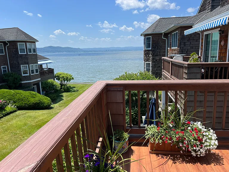 517 Half Moon Bay Dr — Photo 2