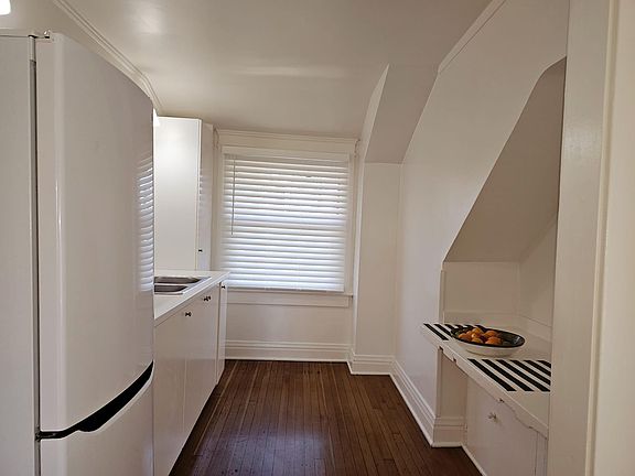 5th image of 1518 S Saint Andrews Pl