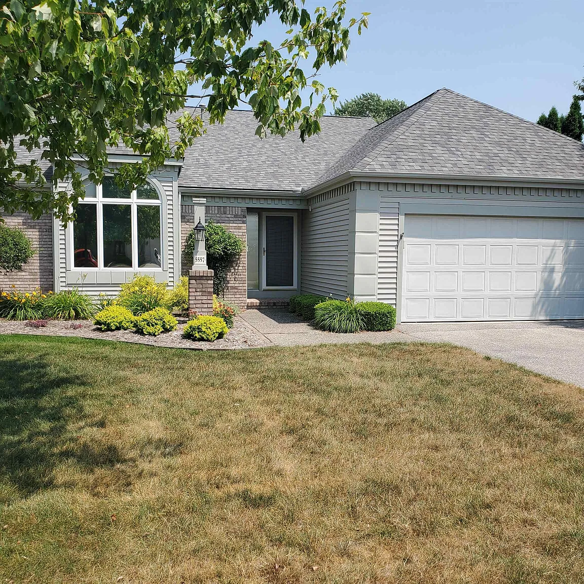 5557 Spring Knoll Dr photo 1