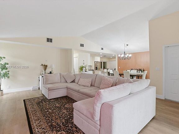4th image of 8615 Bridle Path Ct