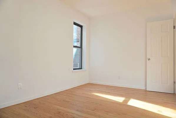 Rented by NYLA Realty | media 9