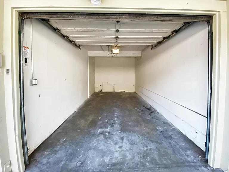 560 Geneva Ave — Photo 12