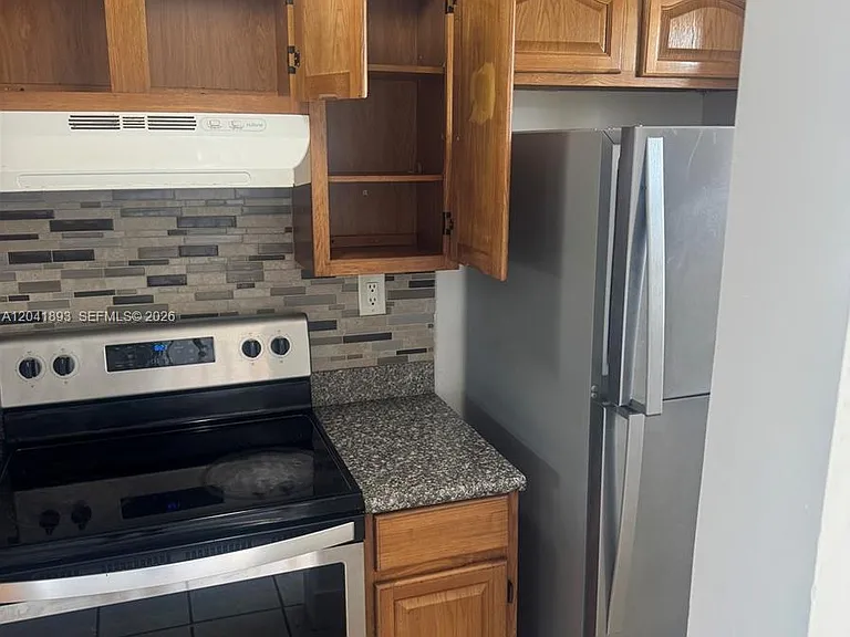 1551 W Okeechobee Rd #19 — Photo 1