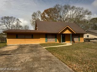 2707 Montclair Ave, Pascagoula, MS 39567