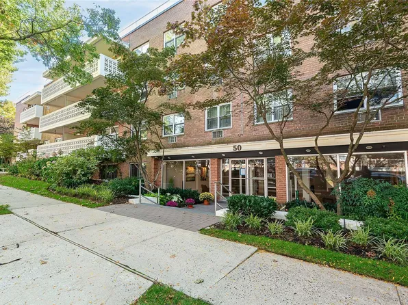 50 Hillpark Avenue #2-0, Great Neck, NY 11021
