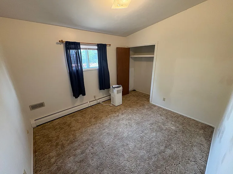 920 & 920-1/2 Crist Dr — Photo 5