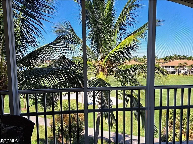 11100 Harbour Yacht Ct #44E — Photo 1