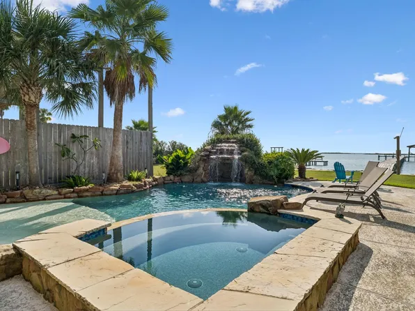 1623 Dick Bay Dr, San Leon, TX 77539