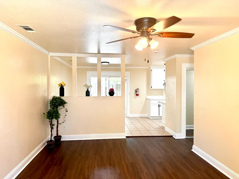 8815 Kelley Dr — Photo 2