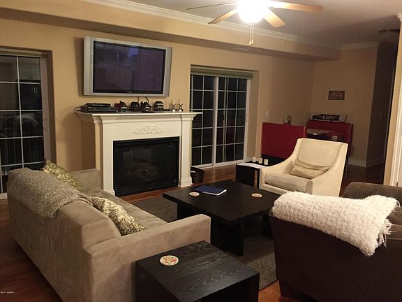 3rd image of 225 N Whittaker St #12