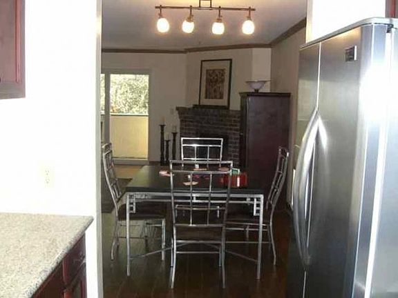3rd image of 1056 El Camino Real APT 102