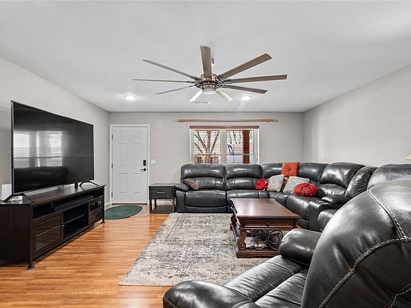 5th image of 1705 SE P St